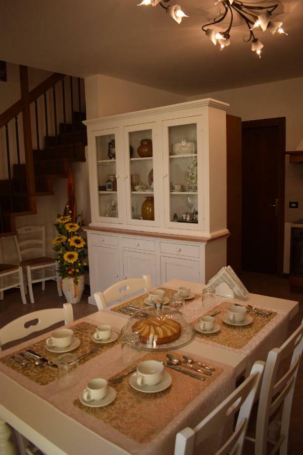 Bed and Breakfast A Casa Di Laura Occhiobello Exterior foto