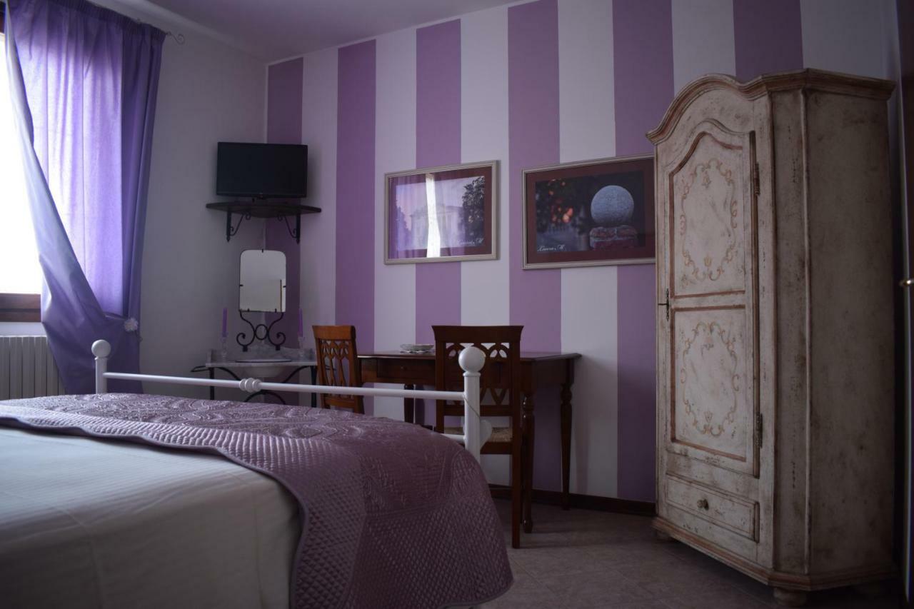 Bed and Breakfast A Casa Di Laura Occhiobello Exterior foto
