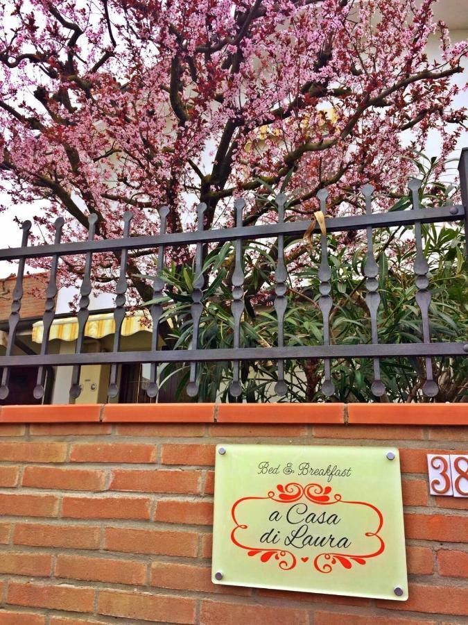 Bed and Breakfast A Casa Di Laura Occhiobello Exterior foto